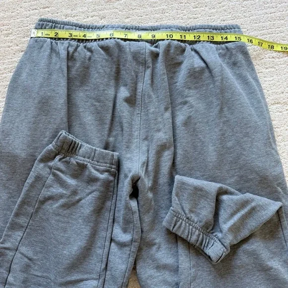 Gymshark Mens Grey Joggers Sweatpants Tapered Fit Size Large - Picture 4 of 9